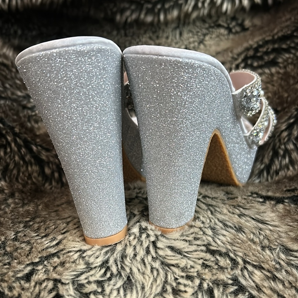 ⚠️DELETING SOON⚠️ Shein Glamorous Silver Embellished High Heels - Picture 4 of 9